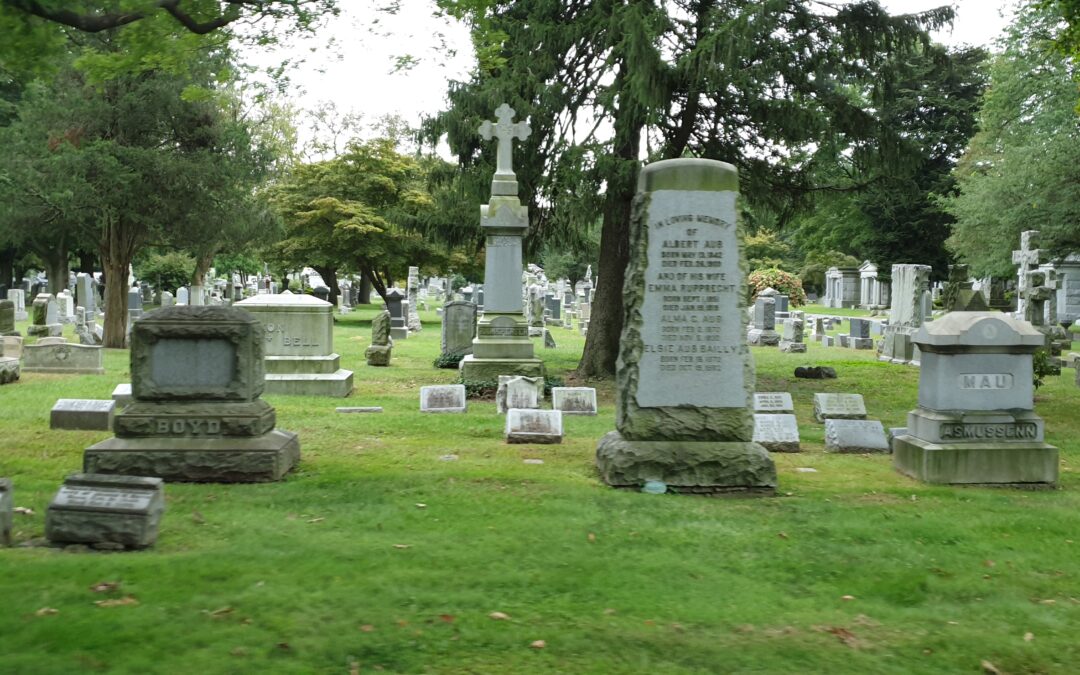 Grindstolpen – goes to New York – The Woodlawn Cemetery